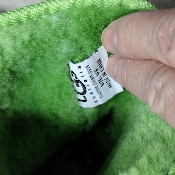 UGG women's lime green suede ankle boots. In great condition. Size 6 - Picture 5 of 12
